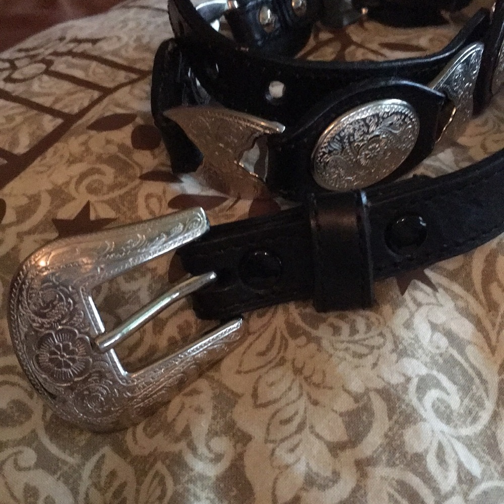 Women’s black leather western belt with conches